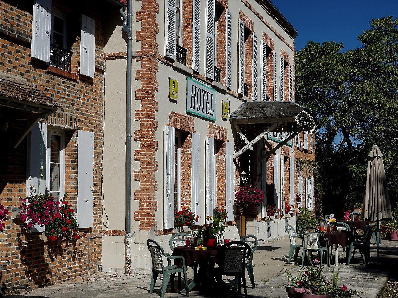 Hôtel Restaurant La Sauldraie Salbris Extérieur photo